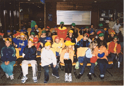 Gespannt erwarten die Kinder...